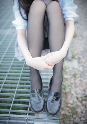 办公室ol丝袜中文字幕痴女_1080P免费观看视频