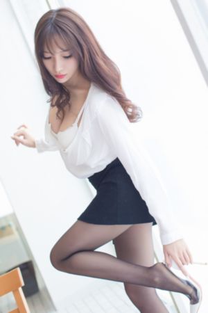 小小的肚子_720超清免费观看