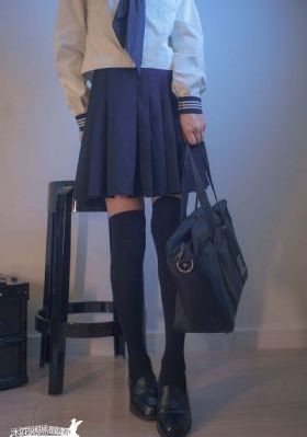 天降二楼女子从二楼掉下来_720超清免费观看